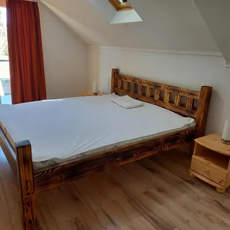 Manyika Vendeghaz Balatonalmádi